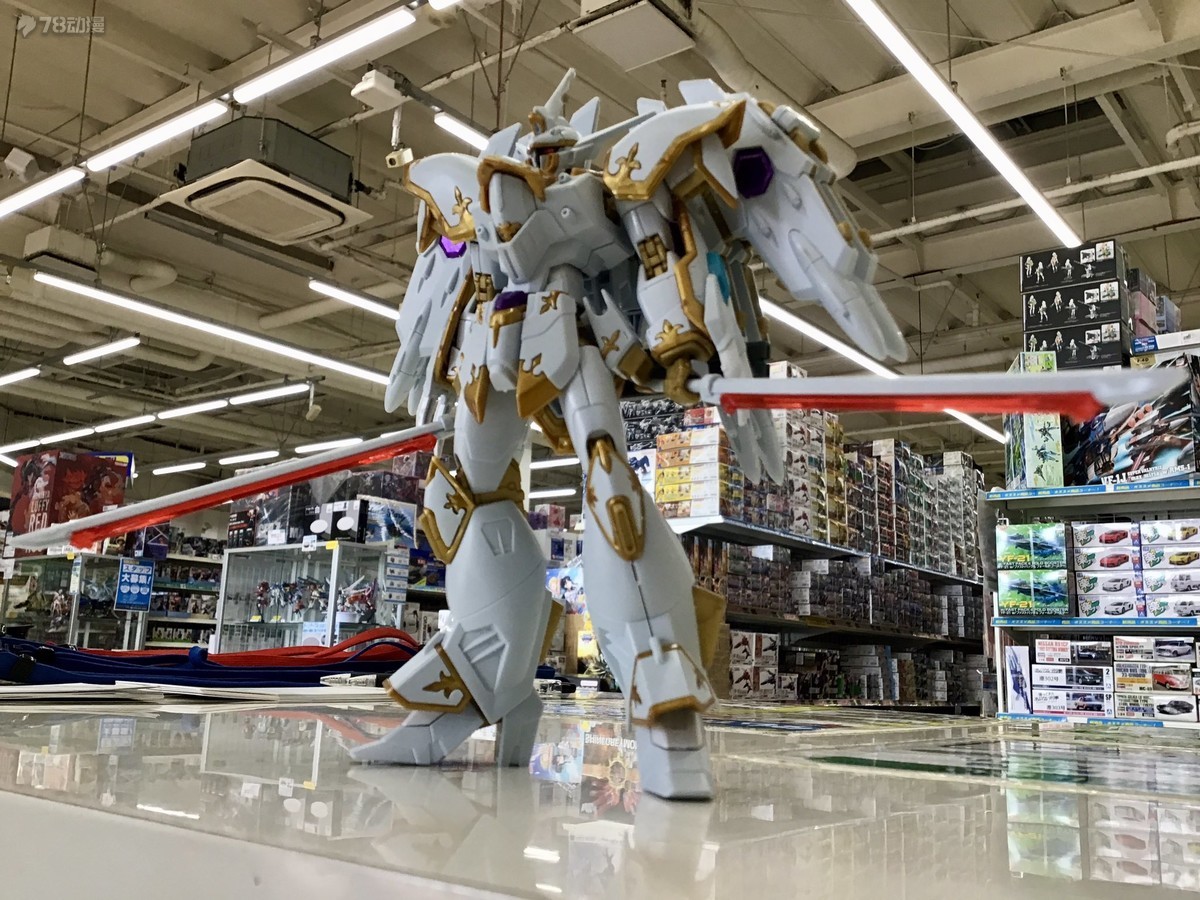 万代10月26日 一般发售 HGCE 1/144 257号 NOG-M2D1/E 黑骑士小队神鸟迦楼罗 贴纸与素组