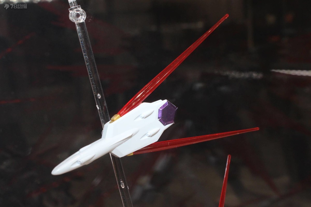 万代10月26日 一般发售 HGCE 1/144 257号 NOG-M2D1/E 黑骑士小队神鸟迦楼罗 贴纸与素组