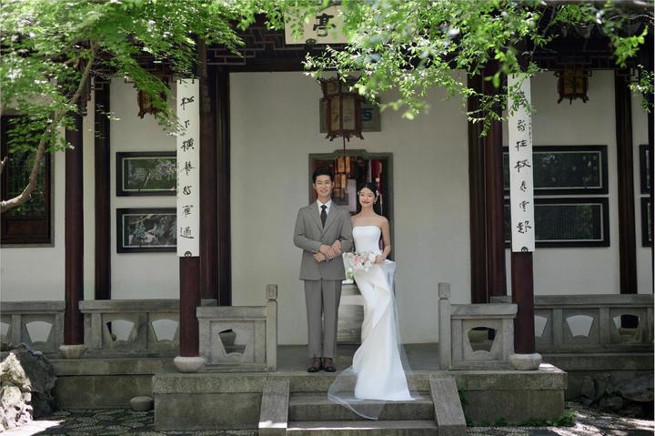 【园林婚纱照实在优雅】