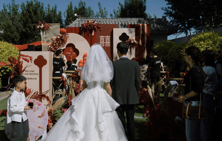 秋水伊婚礼|新中式喜庆户外求婚订婚结婚四大金刚