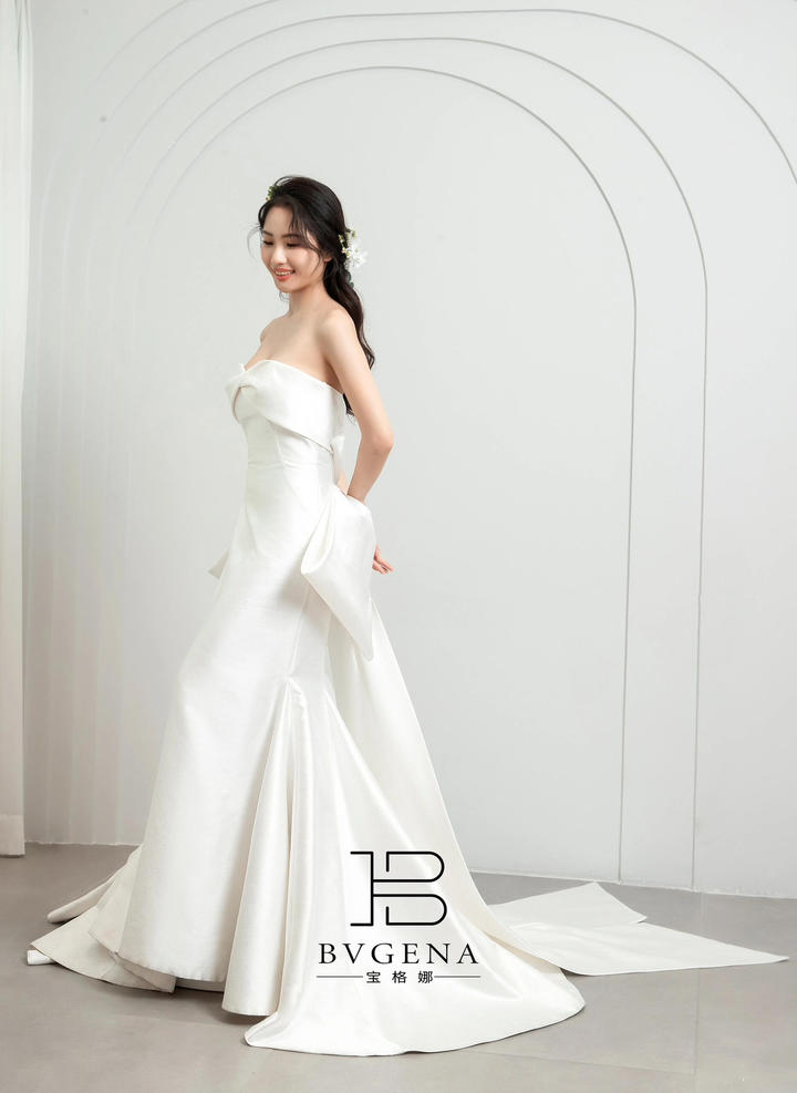 BVGENA|缎面蝴蝶结婚纱